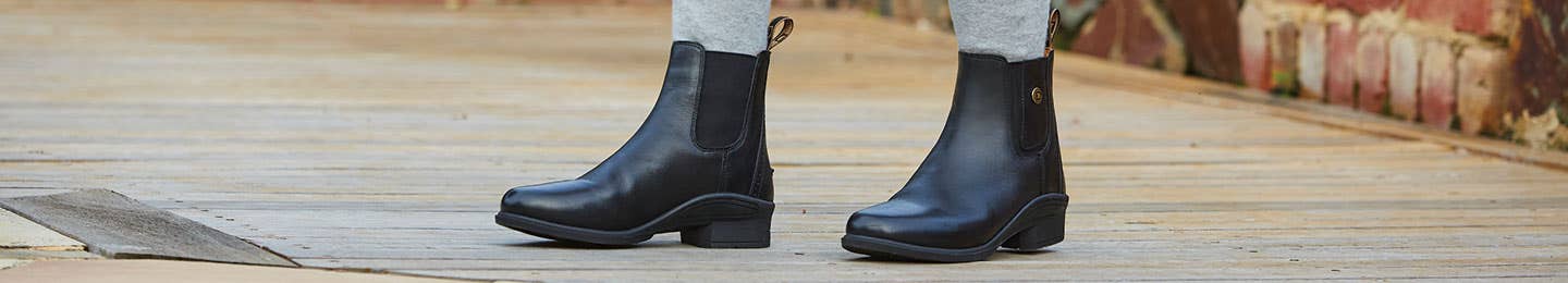 FOOTWEAR & CHAPS